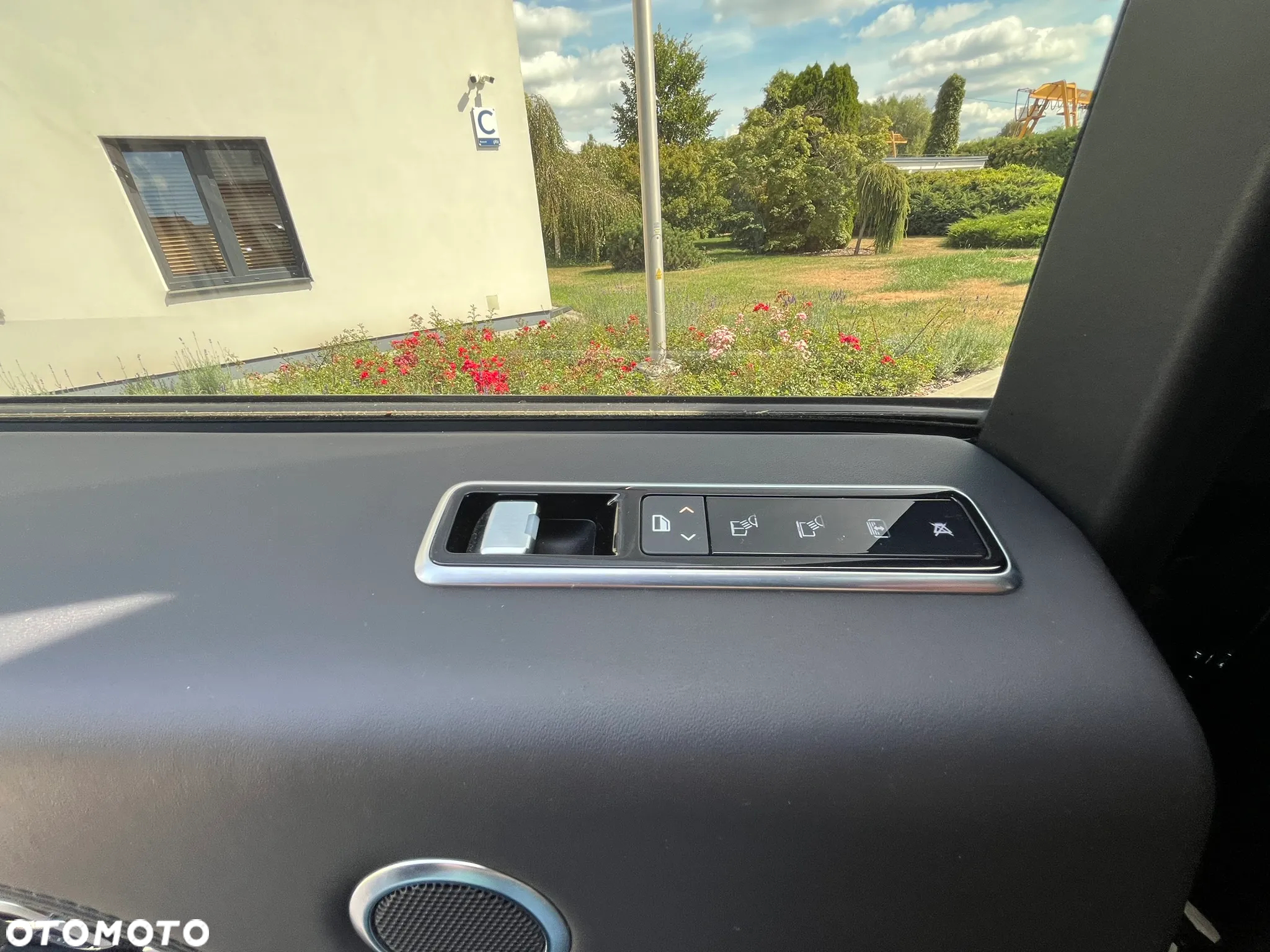 Land Rover Range Rover - 26