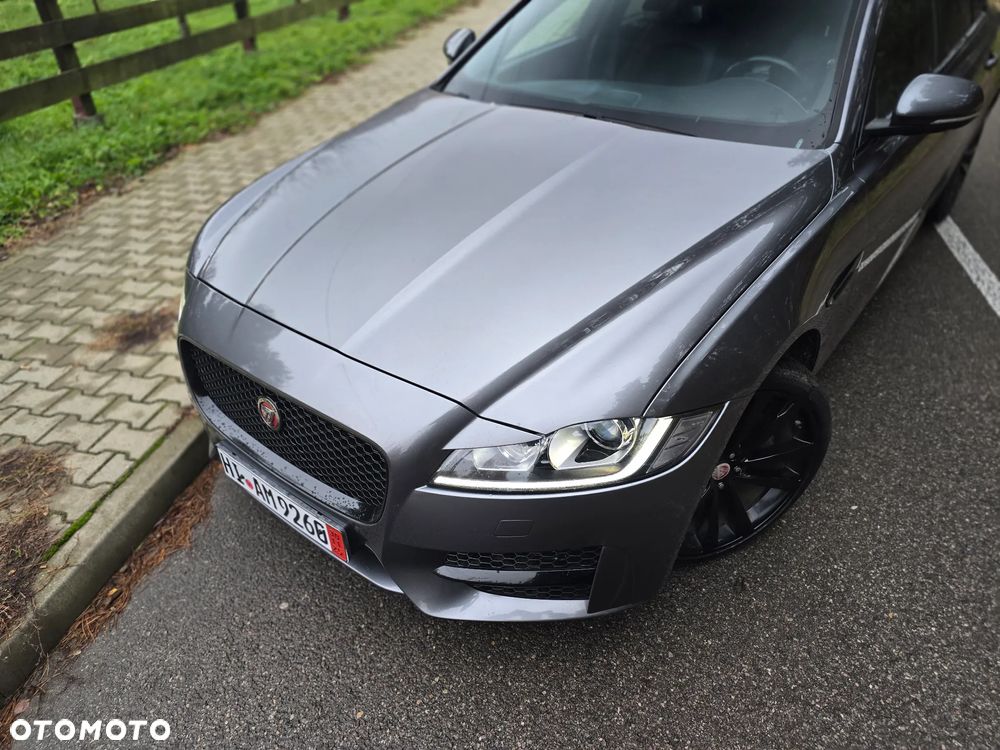 Jaguar XF 2.0 i4D AWD R-Sport - 36