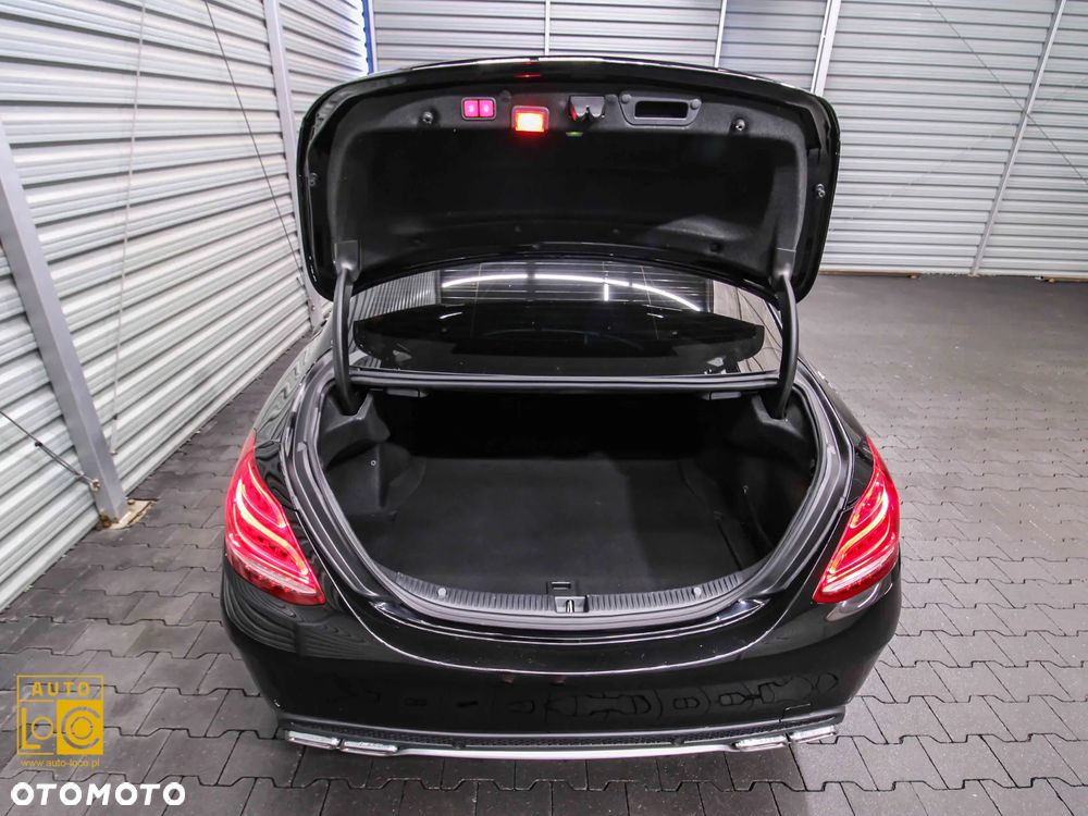 Mercedes-Benz Klasa C AMG 63 S AMG Speedshift 7G-MCT - 14
