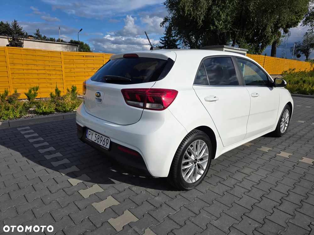 Kia Rio 1.4 L - 4