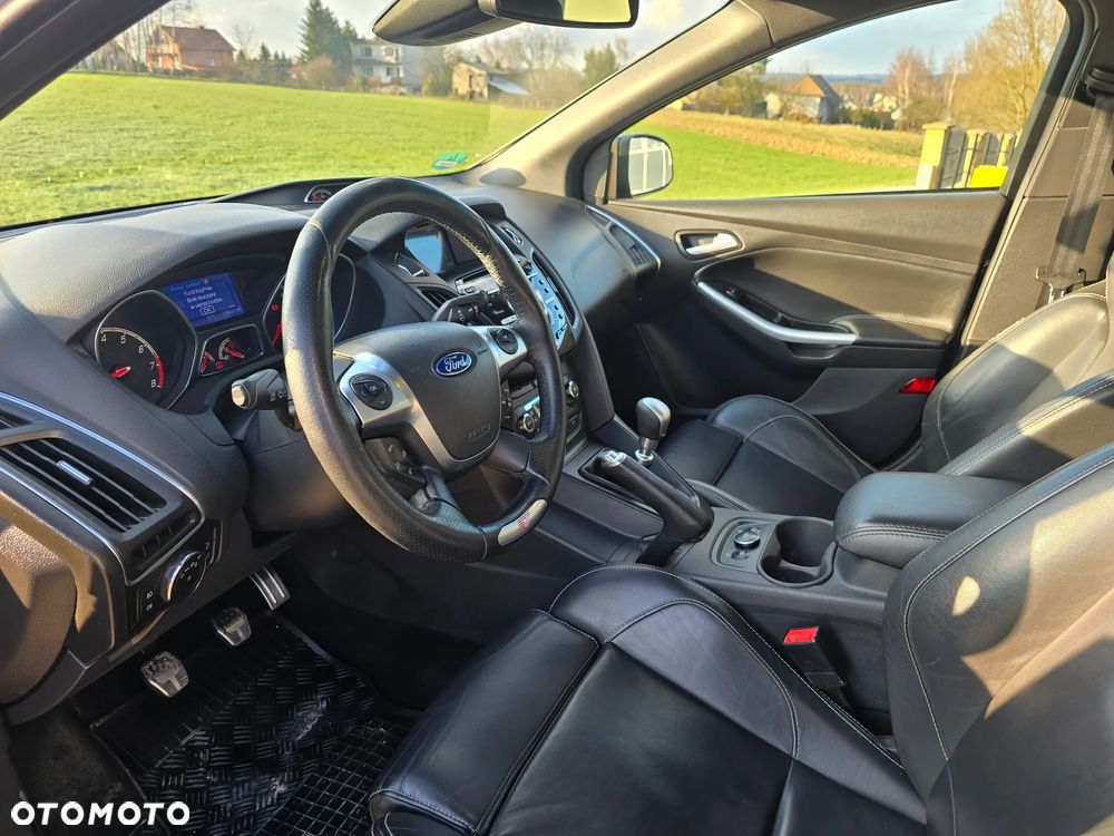 Ford Focus SW 2.0 EcoBoost ST Leather Exclusive Pack - 20