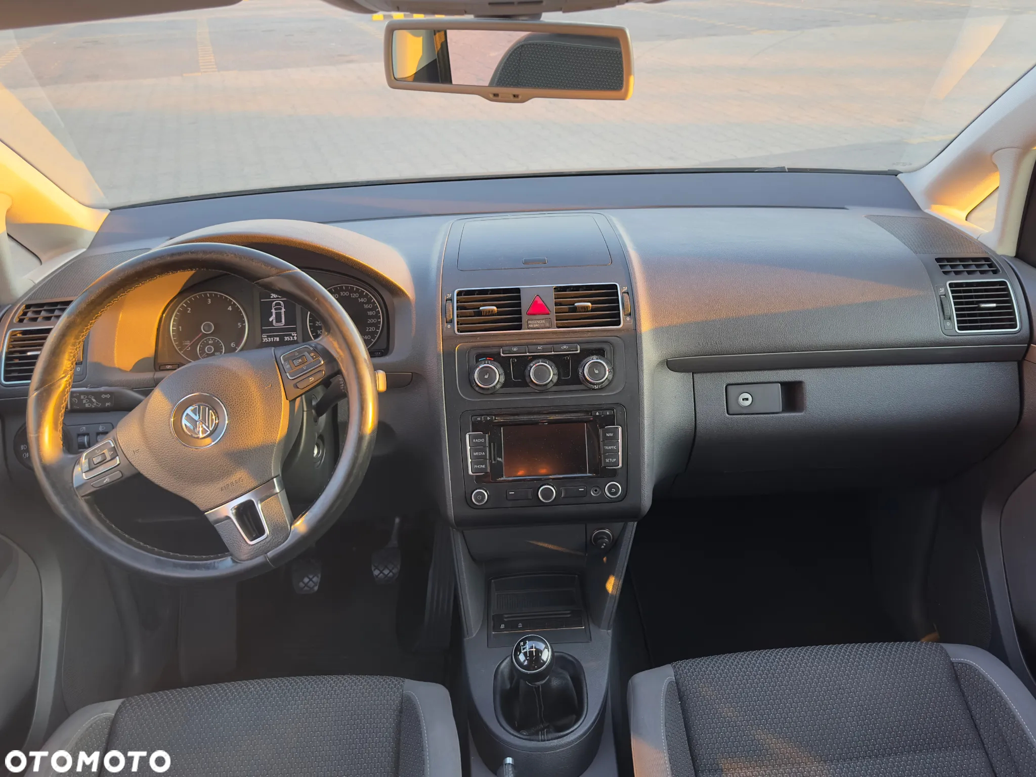 Volkswagen Touran 1.6 TDI DPF BlueMot Trendline - 19
