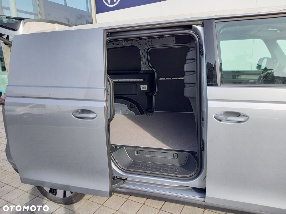 Volkswagen ID. Buzz Cargo 150 kW (204 PS) / skrzynia biegów: automatyczna 1 biegowa rozstaw osi: 2988 mm - 11