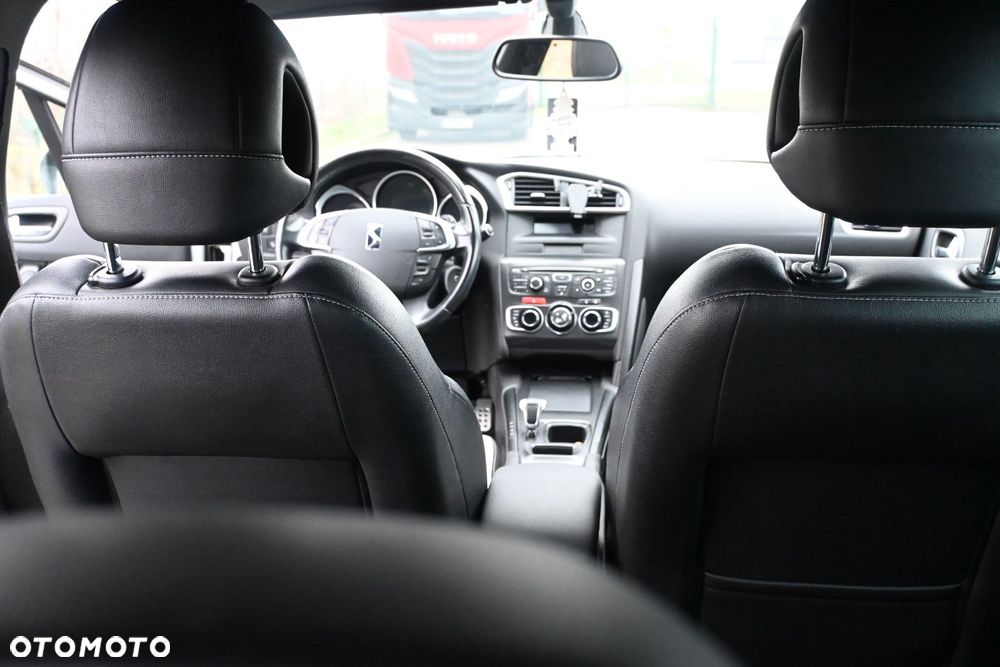 Citroën DS4 THP 155 EGS6 SoChic - 13