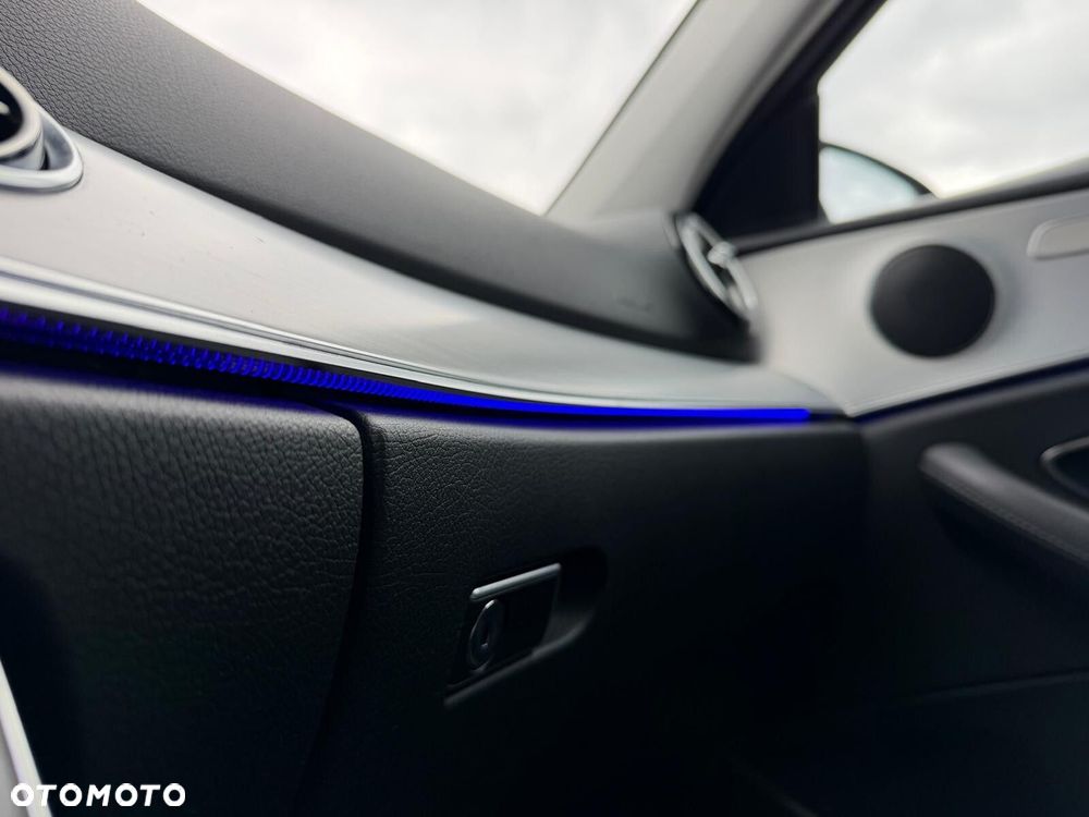 Mercedes-Benz Klasa E 220 d 4-Matic AMG/Avantgarde - 40