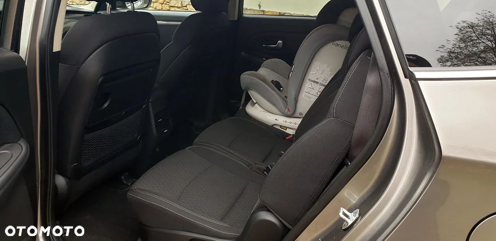 Kia Carens 1.7 CRDi M 7os - 7