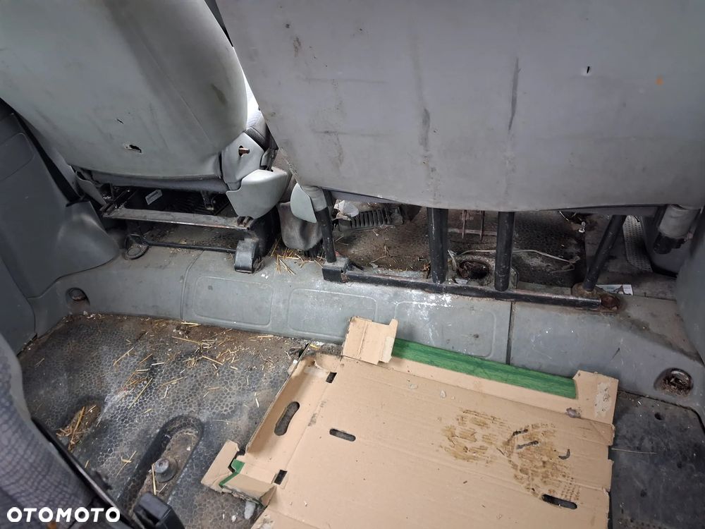 Renault Traffic I Opel Vivaro 01-07 silnik kompletny 1.9 DCi F9Q 101KM F9Q760 skrzynia biegów 6 biegów PK6 375 drzwi maska klapa błotnik lampa lusterko szyba czołowa drzwi tył tylne zamek listwa atrapa podstawa czujnik przewód wiązka rura turbina intercooler lewarek maglownica zwrotnica zacisk podstawa stopień manetka panel wyświetlacz ramka boczek fotel ława pas pompa sterownik moduł felga sanki belka mechanizm NA CZĘŚCI WSZYSTKIE CZĘŚCI - 25