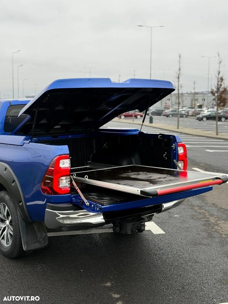 Toyota Hilux 4x4 Double Cab A/T Invincible - 9