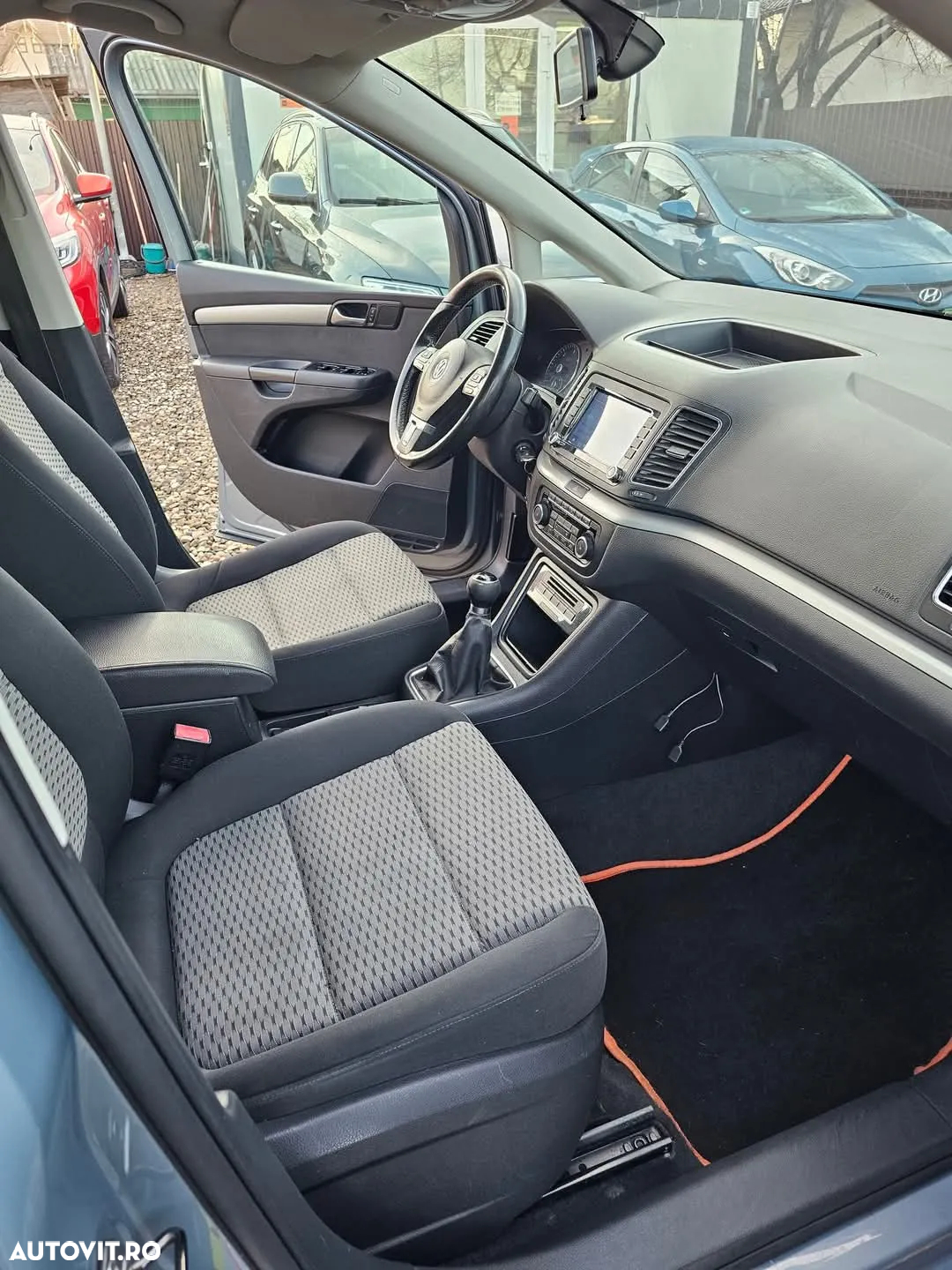 Volkswagen Sharan 2.0 TDI Comfortline - 8