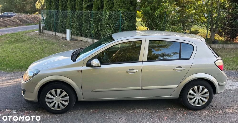 Opel Astra 1.6 Catch me now - 23
