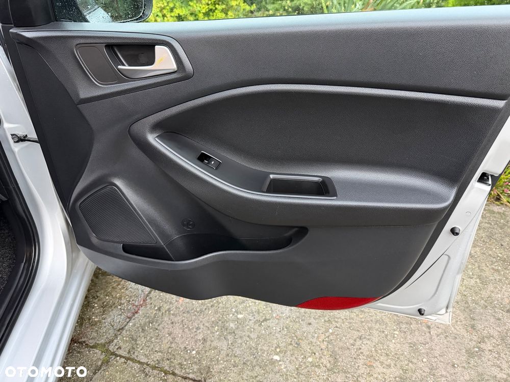 Hyundai i20 - 18