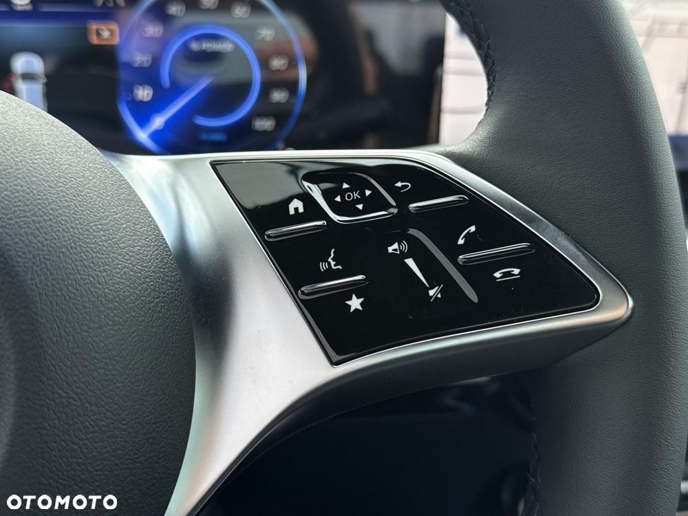 Mercedes-Benz EQA - 16