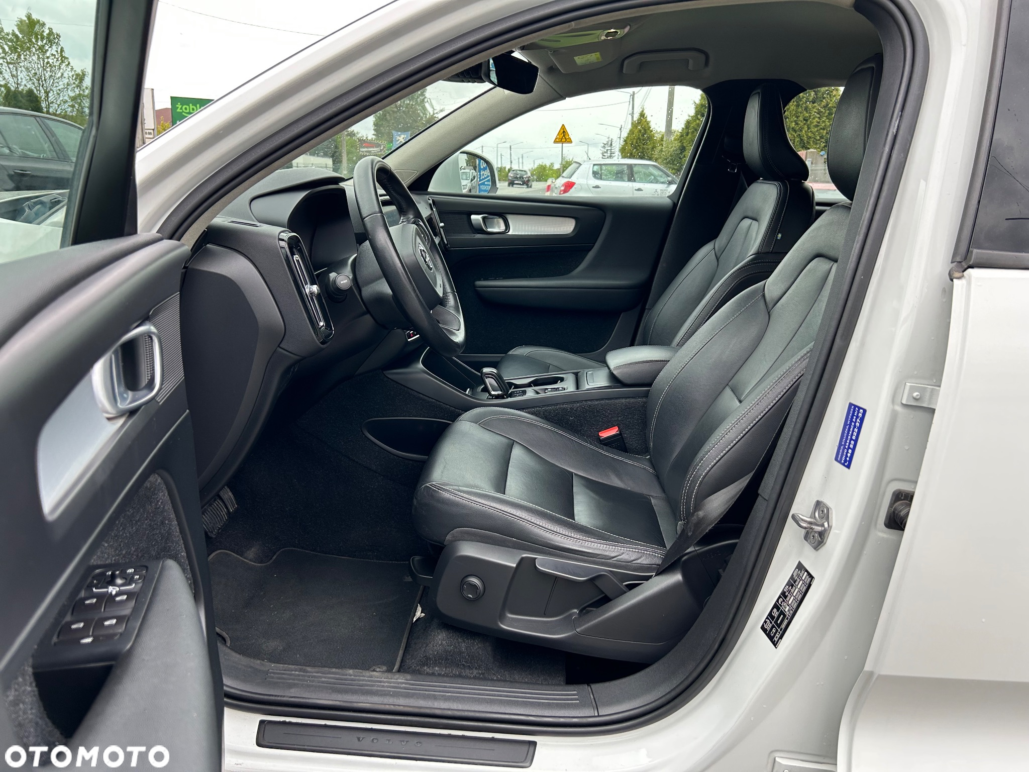 Volvo XC 40 T5 AWD Momentum Pro - 11