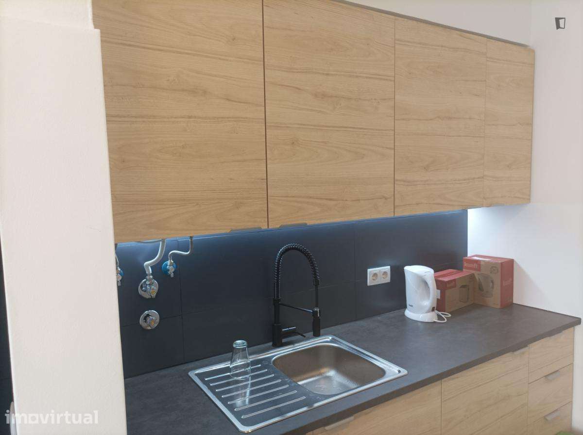 Quarto - localizado em Alameda Lisbon - Grande imagem: 5/16