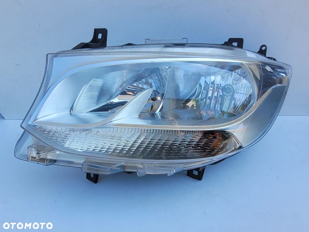 Mercedes Sprinter w907 lampa przód lewa zwykla eu