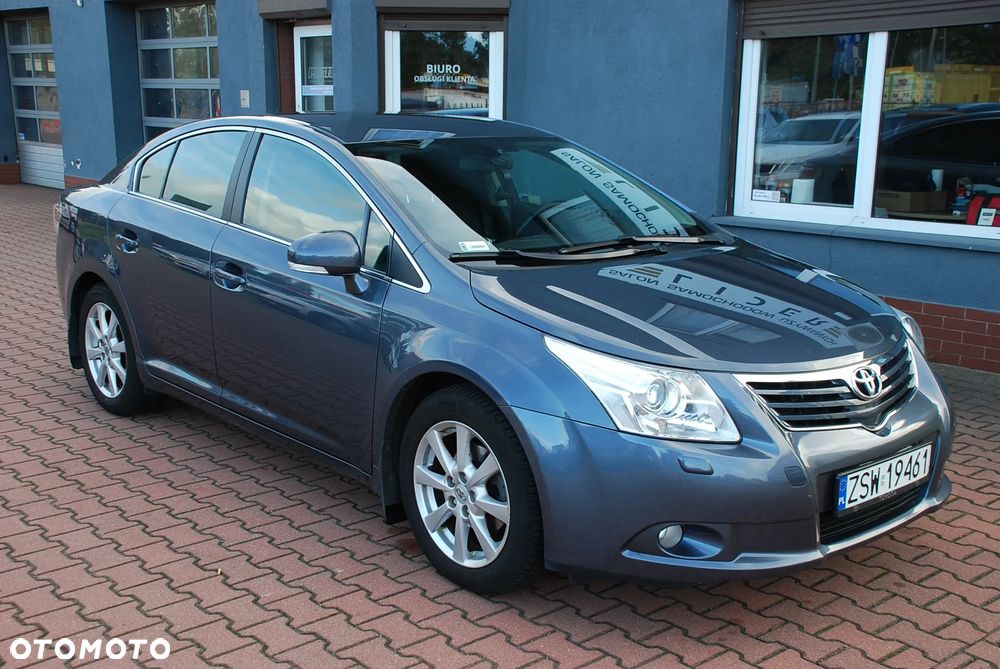 Toyota Avensis - 18