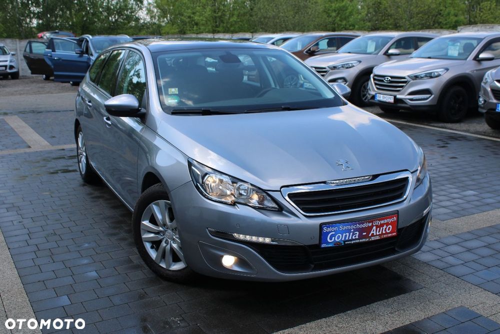 Peugeot 308 - 8