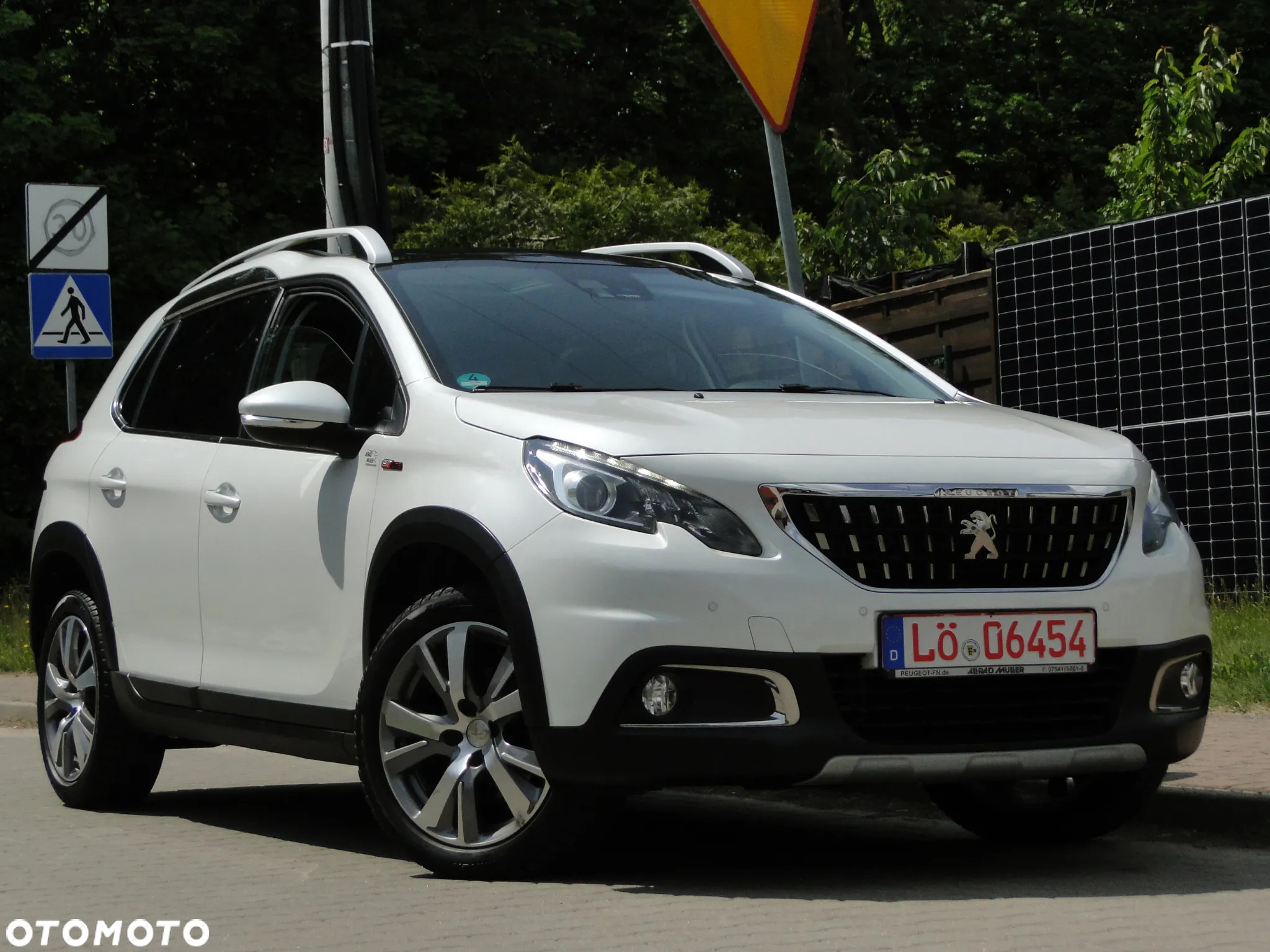 Peugeot 2008 PureTech 110 GPF EAT6 Black Edition - 8