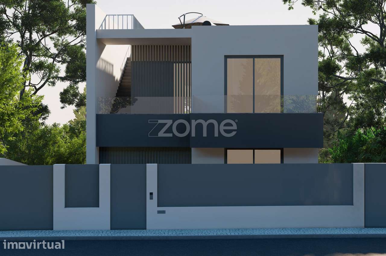 Moradia T5 com piscina e jardim em construção S.D.RANA