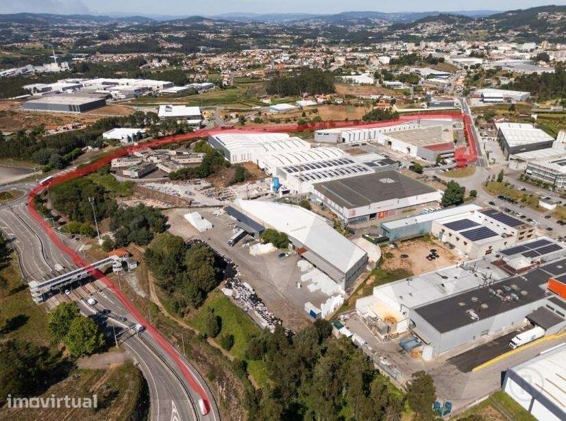 Armazém p/ Arrendamento 603 m2 | Junto à Saída da A3 em Sto. Tirso - Grande imagem: 4/24