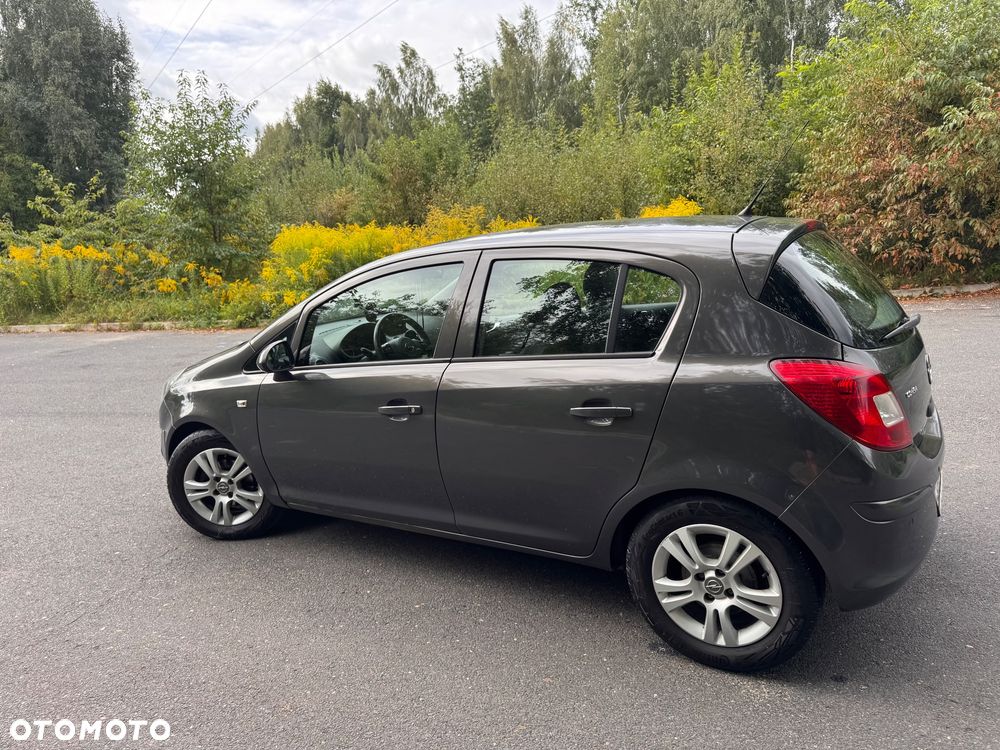Opel Corsa 1.4 16V Cosmo - 13