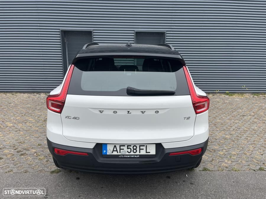 Volvo XC 40 1.5 T2 Momentum Geartronic - 33