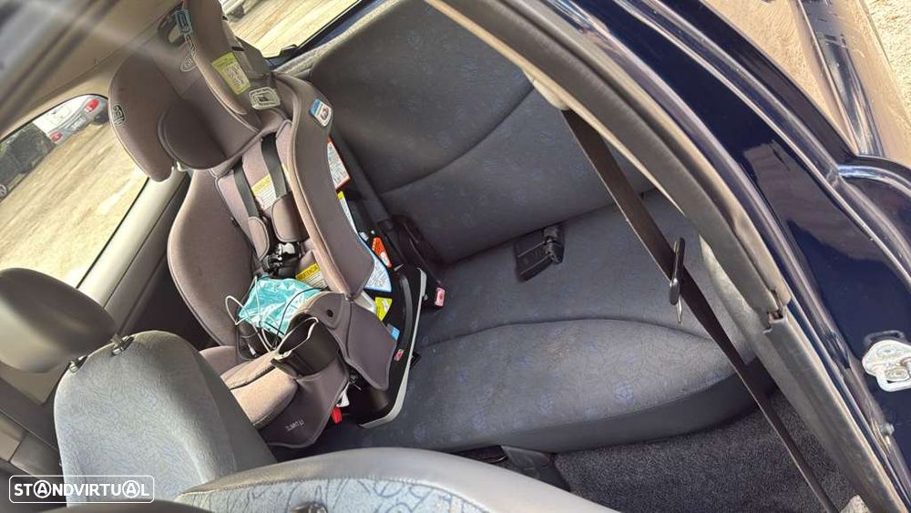 Toyota Yaris 1.0 Base C/Radio - 9