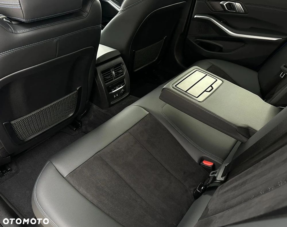 BMW Seria 3 320d xDrive M Sport sport - 22