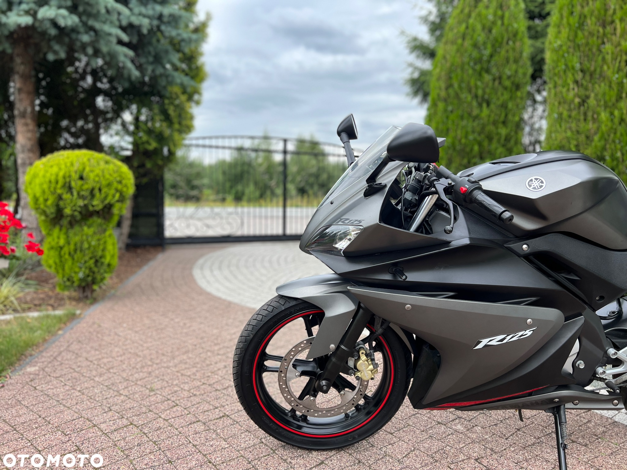 Yamaha YZF - 24