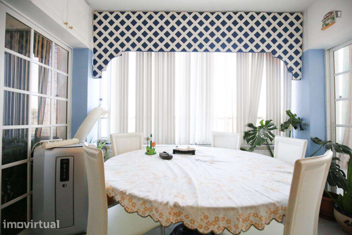 Quarto - localizado em Almada Lisbon - Grande imagem: 3/24