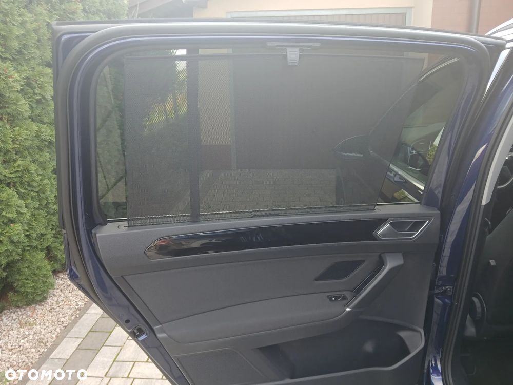 Volkswagen Touran - 16