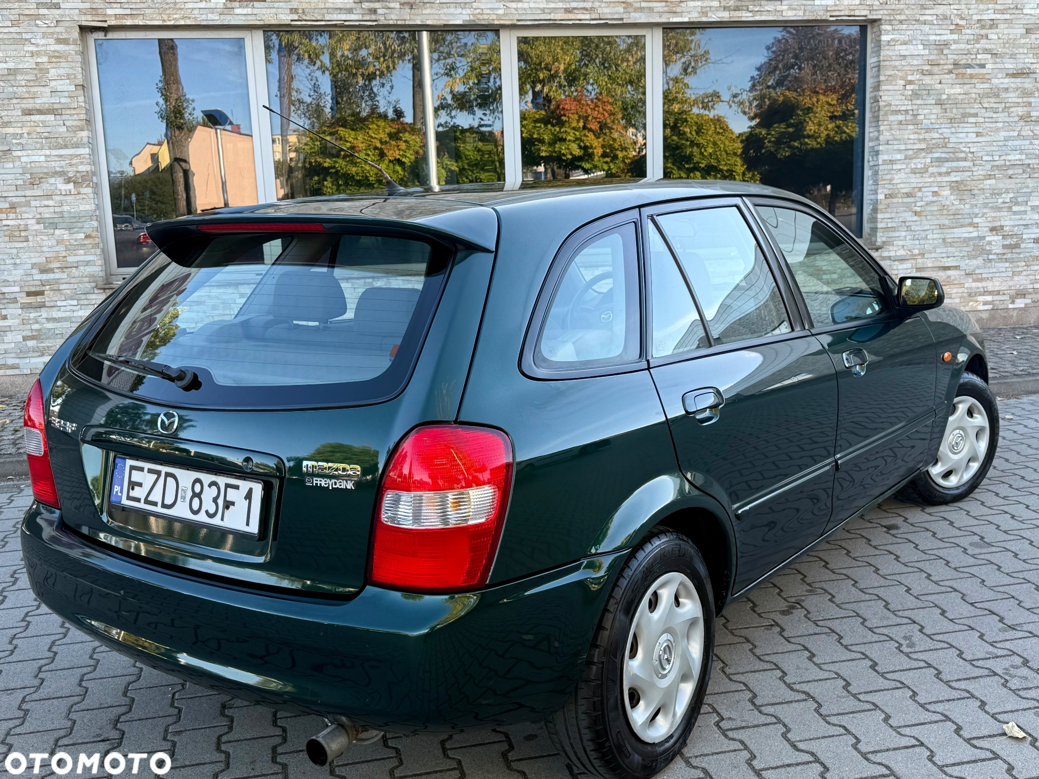 Mazda 323F 1.6 Exclusive - 18
