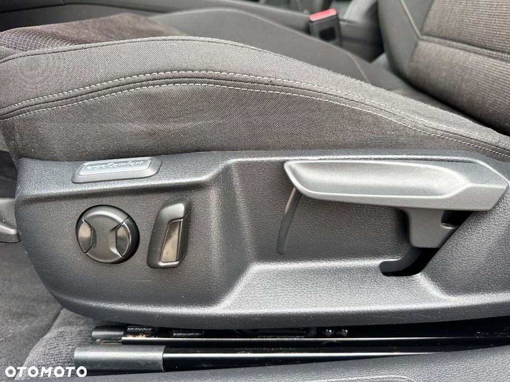Volkswagen Passat - 22