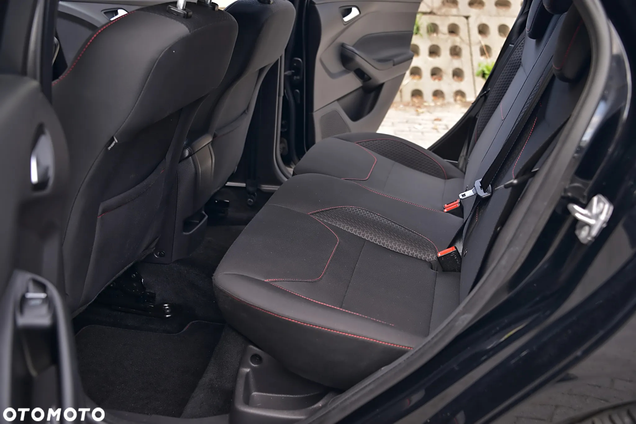 Ford Focus Turnier 1.5 EcoBoost Start-Stopp-System TITANIUM - 28
