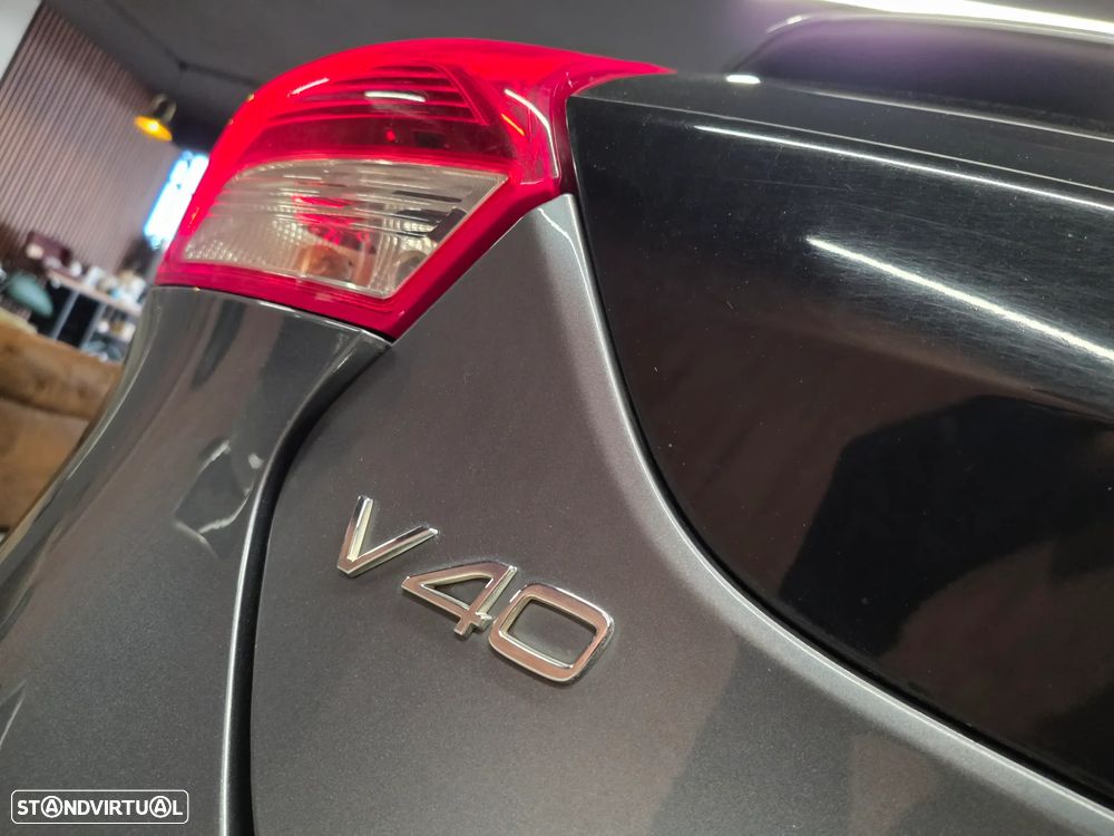 Volvo V40 D2 Summum - 30