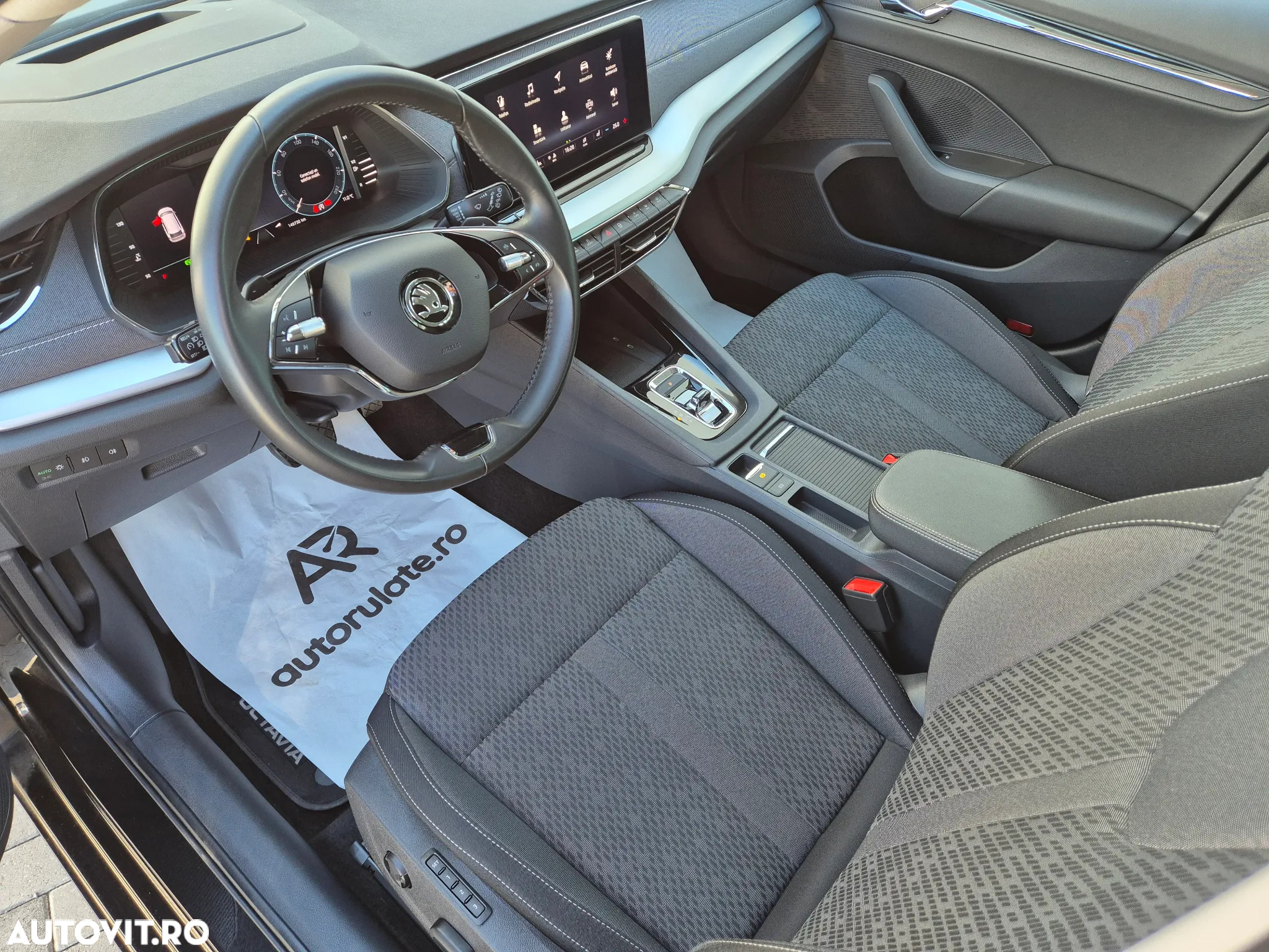 Skoda Octavia 2.0 TDI DSG Style - 11