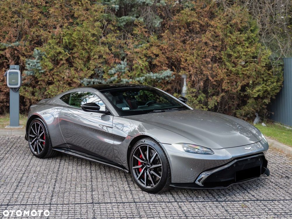 Aston Martin V8 Vantage - 4