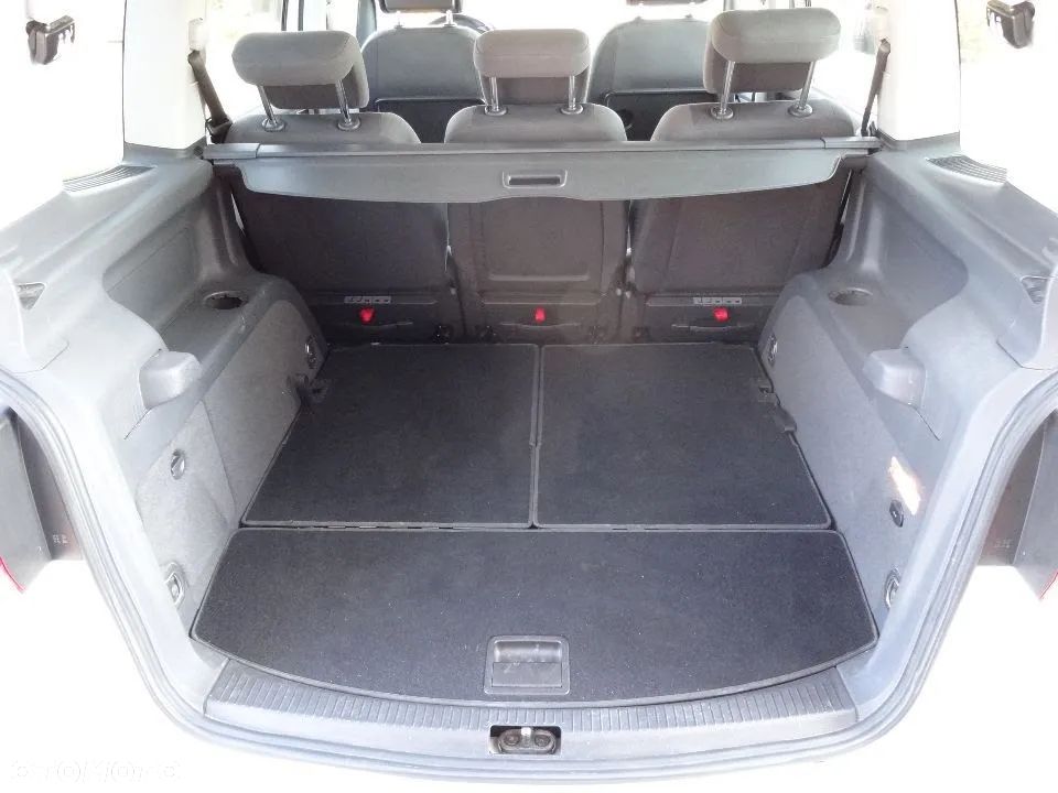 Volkswagen Touran - 7