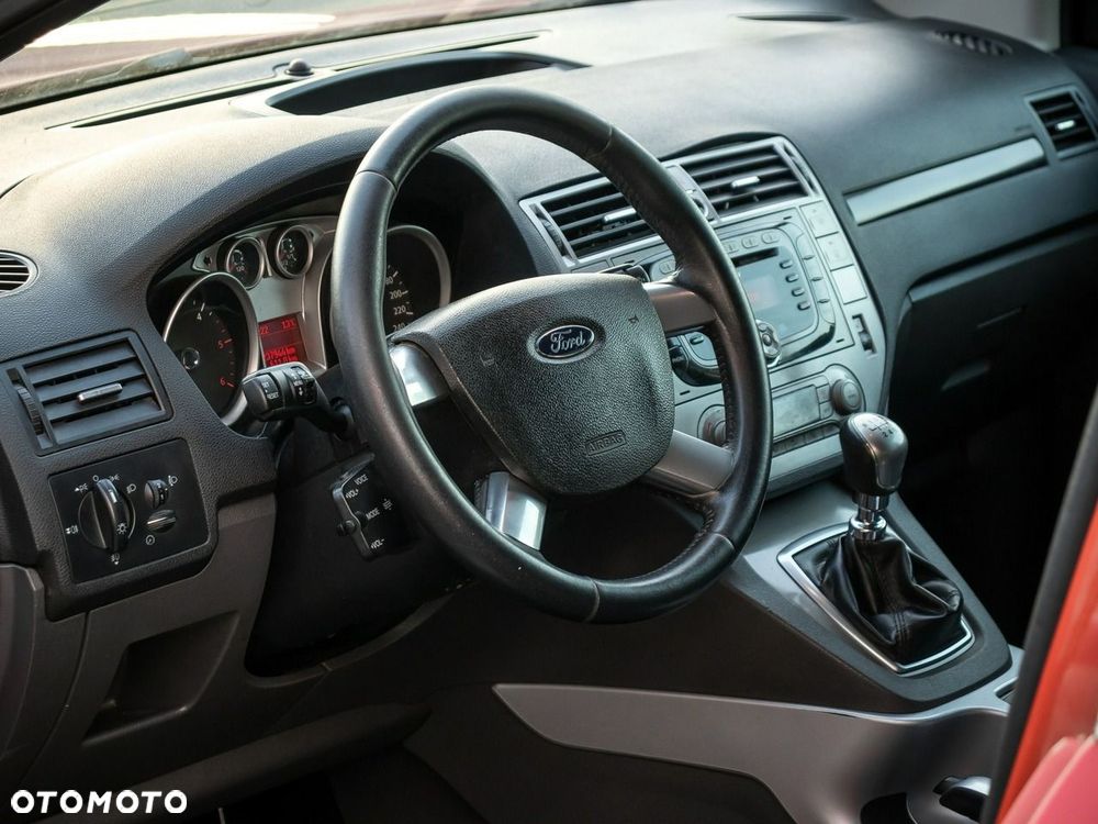 Ford Kuga 2.0 TDCi 2x4 Titanium - 31