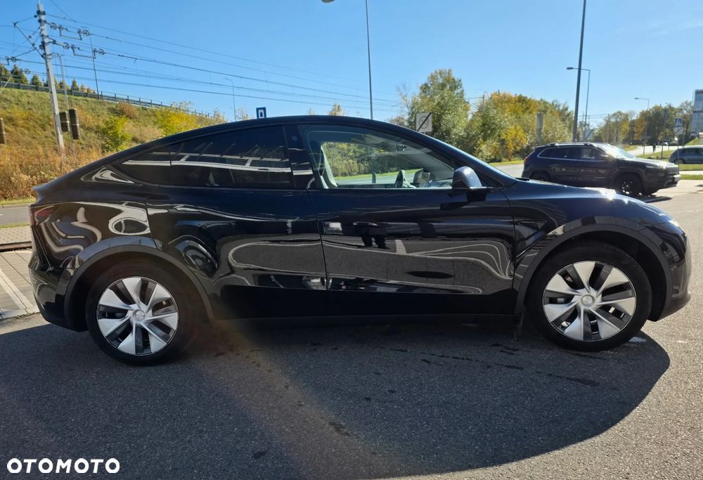 Tesla Model Y 2023 photo 4