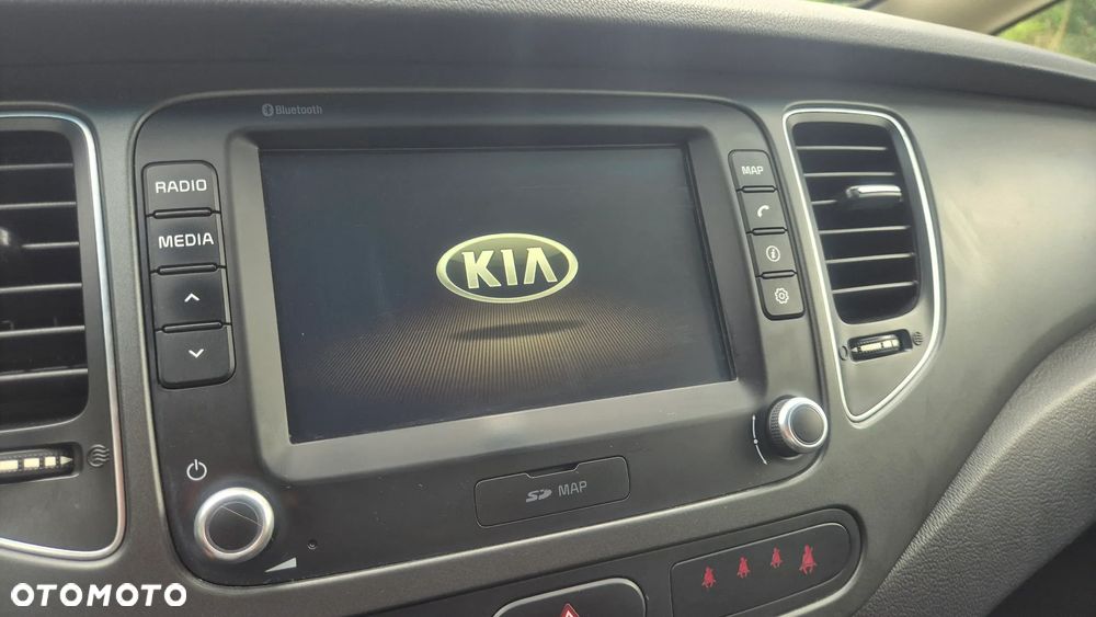 Kia Carens 1.6 GDI Dream Team Edition - 20