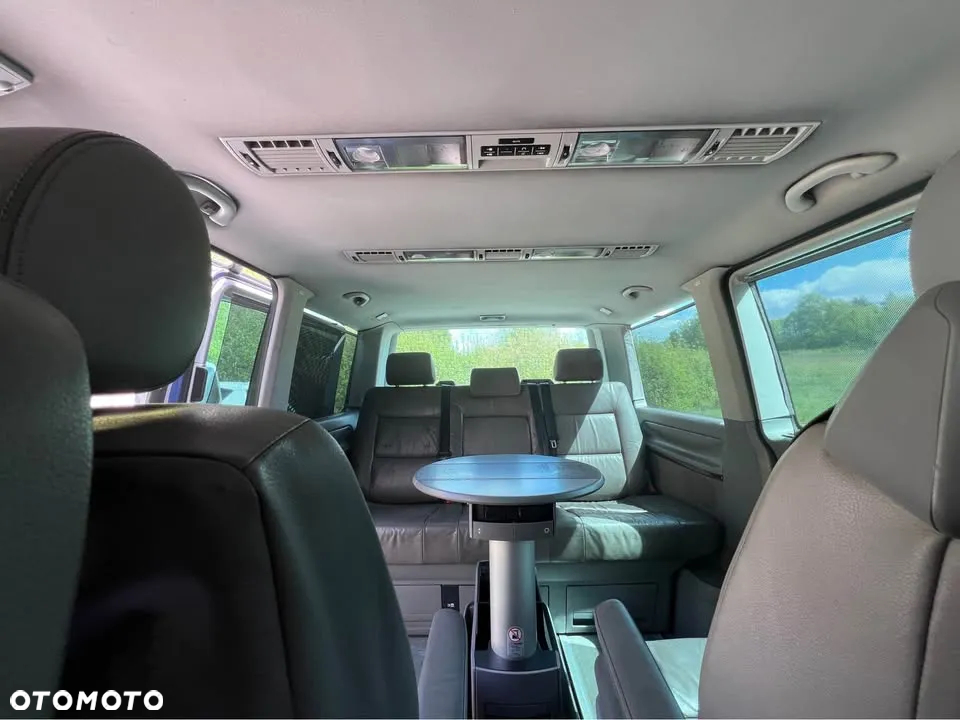 Volkswagen Multivan - 8