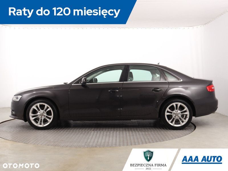 Audi A4 Limousine - 4