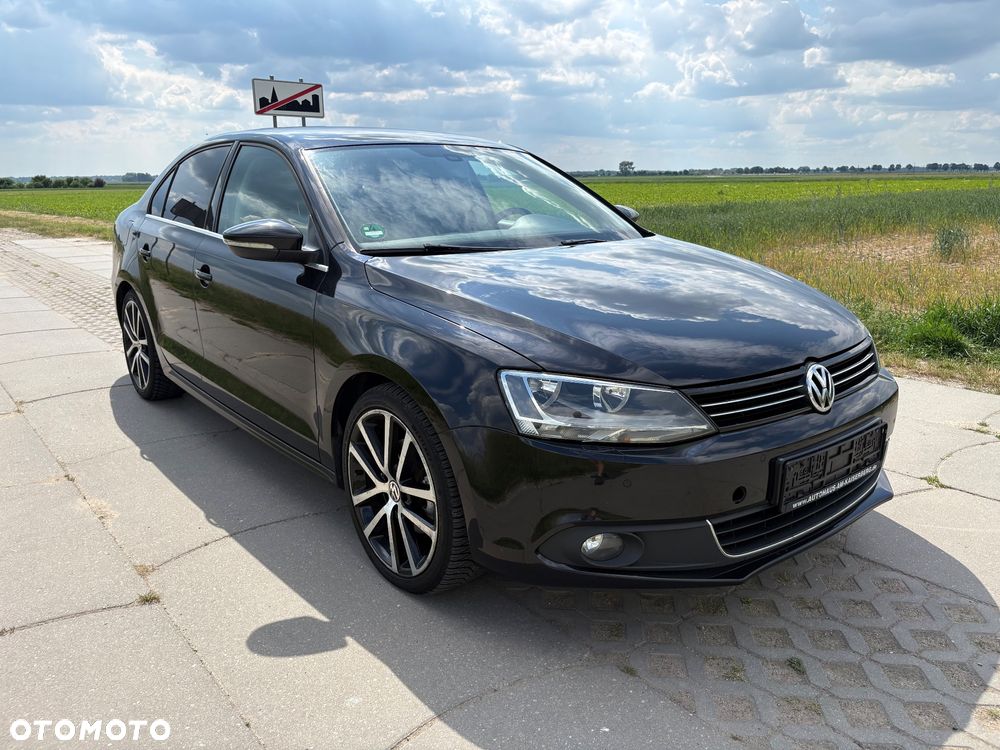 Volkswagen Jetta 2.0 TDI DSG Match - 1
