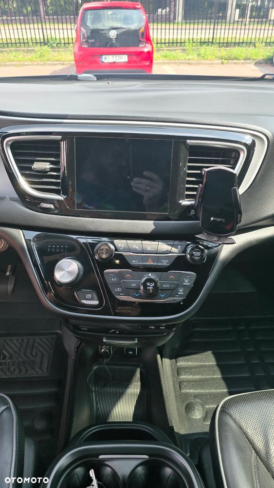 Chrysler Pacifica - 9