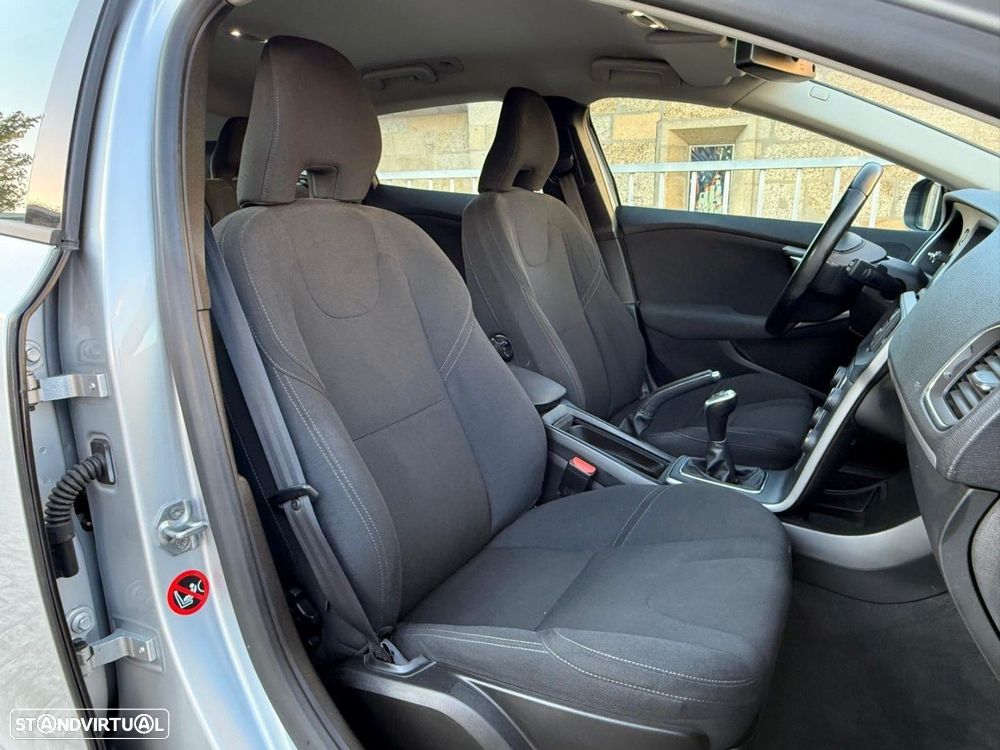 Volvo V40 Cross Country 1.6 D2 Kinetic - 32