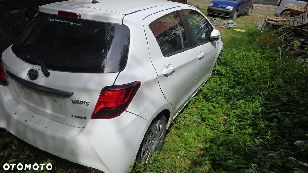 Toyota Yaris Hybrid 100 Active EU6 - 6