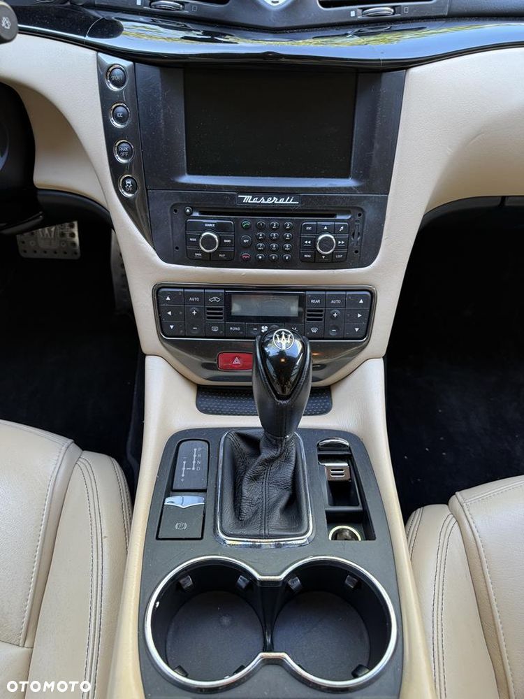 Maserati GranTurismo S Automatik - 22
