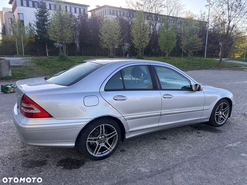 Mercedes-Benz Klasa C 200 Kompressor Avantgarde Sport Edition - 8