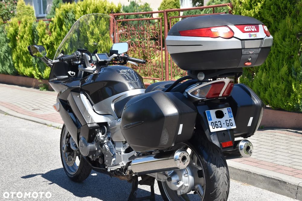 Yamaha FJR - 6